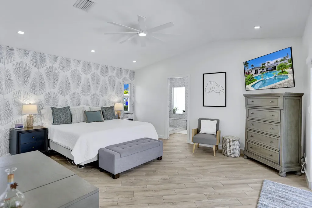 201 SE 11th Street Pompano Beach FL 33060