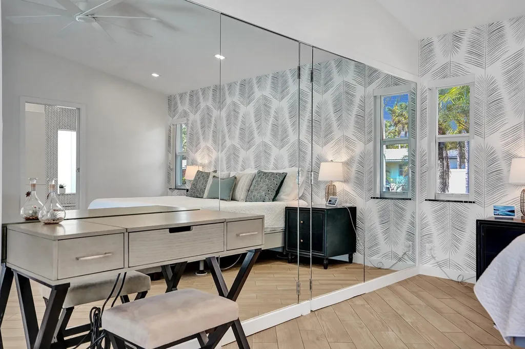 201 SE 11th Street Pompano Beach FL 33060