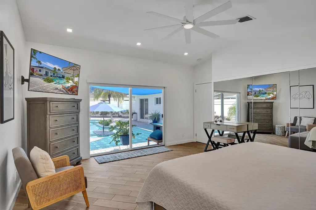 201 SE 11th Street Pompano Beach FL 33060