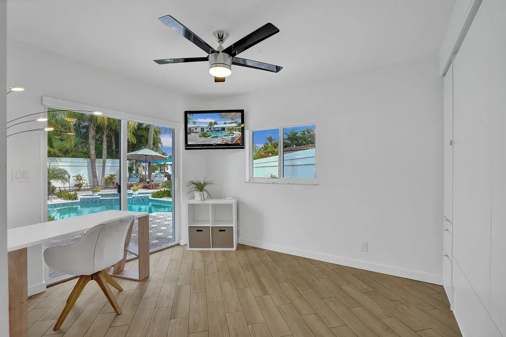 201 SE 11th Street Pompano Beach FL 33060