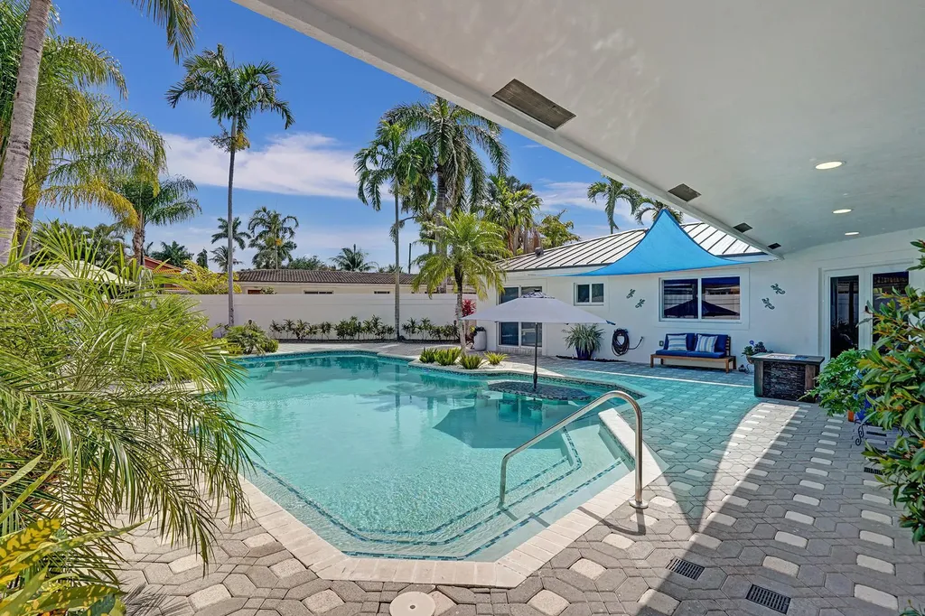 201 SE 11th Street Pompano Beach FL 33060