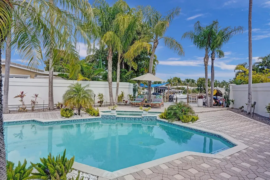 201 SE 11th Street Pompano Beach FL 33060
