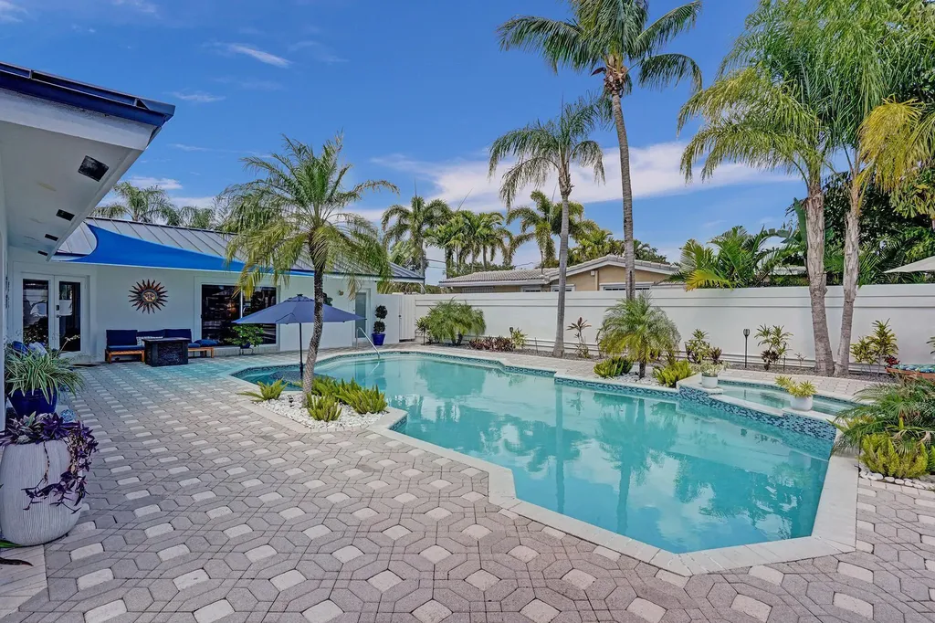 201 SE 11th Street Pompano Beach FL 33060