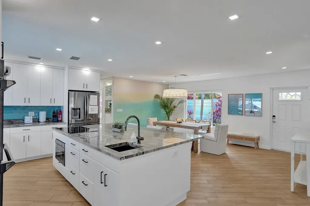 201 SE 11th Street Pompano Beach FL 33060