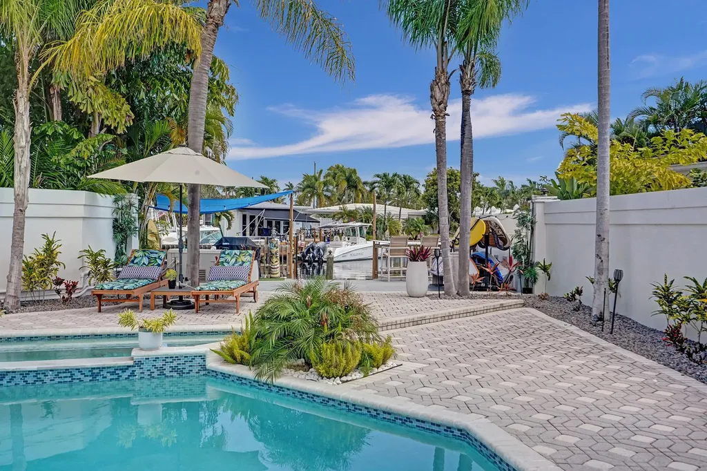 201 SE 11th Street Pompano Beach FL 33060