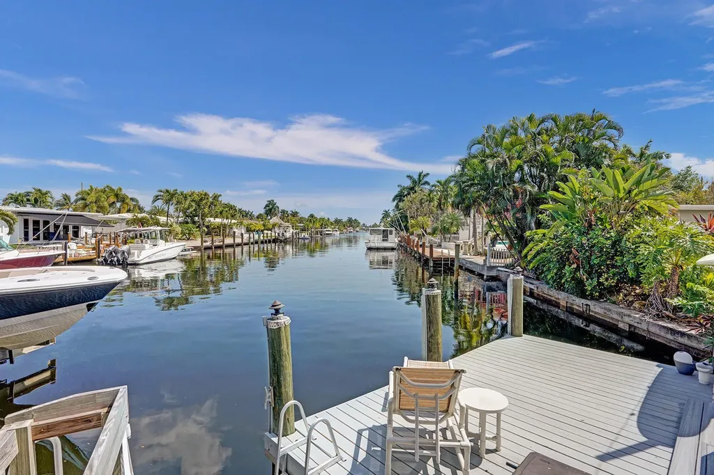 201 SE 11th Street Pompano Beach FL 33060