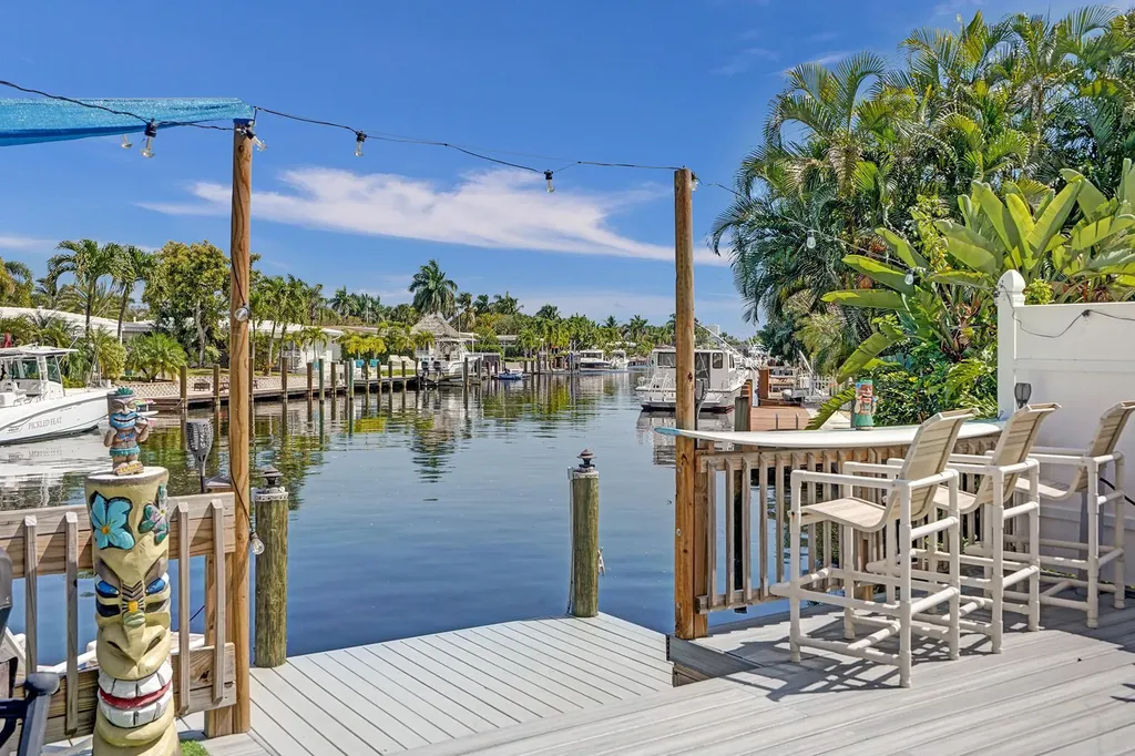 201 SE 11th Street Pompano Beach FL 33060