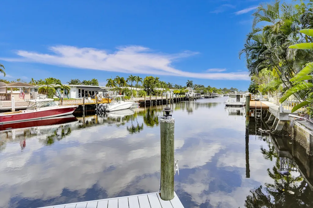201 SE 11th Street Pompano Beach FL 33060