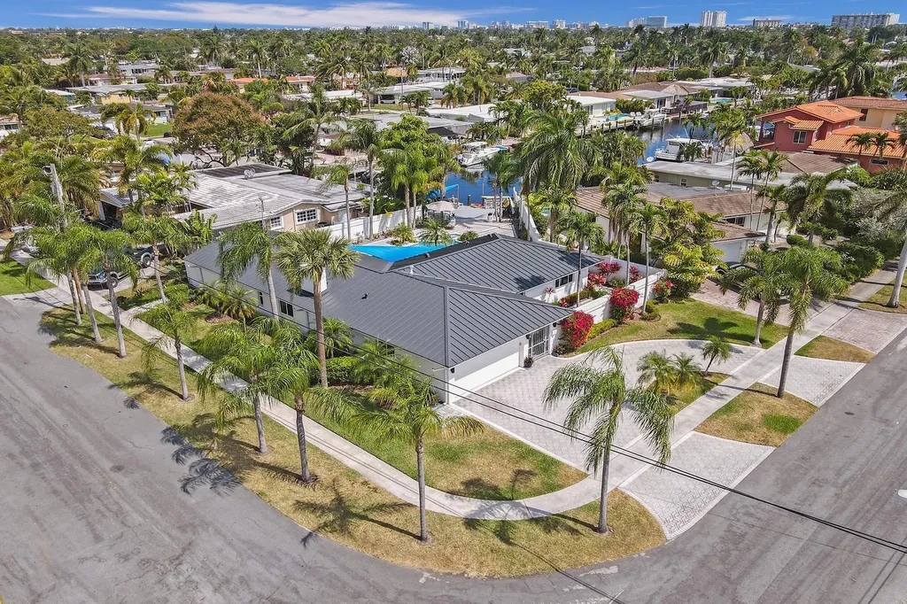 201 SE 11th Street Pompano Beach FL 33060