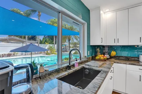201 SE 11th Street Pompano Beach FL 33060
