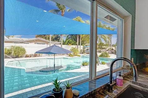 201 SE 11th Street Pompano Beach FL 33060