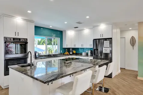 201 SE 11th Street Pompano Beach FL 33060