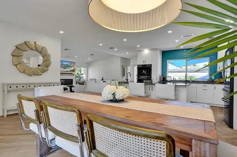 201 SE 11th Street Pompano Beach FL 33060