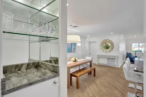 201 SE 11th Street Pompano Beach FL 33060
