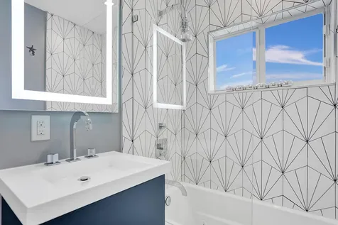201 SE 11th Street Pompano Beach FL 33060