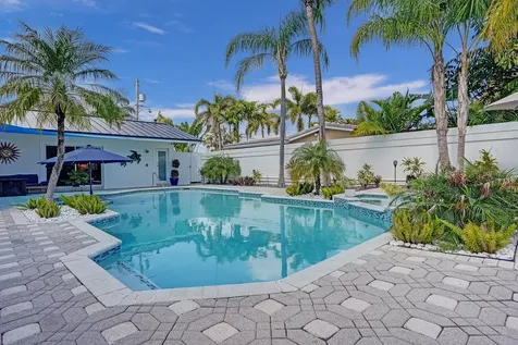 201 SE 11th Street Pompano Beach FL 33060