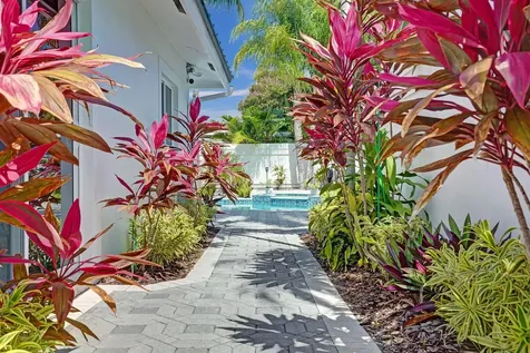 201 SE 11th Street Pompano Beach FL 33060