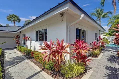 201 SE 11th Street Pompano Beach FL 33060