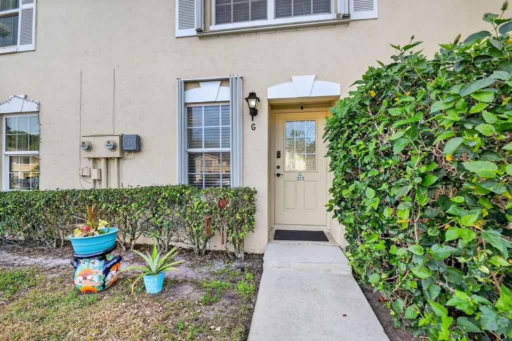 212 Foxtail Drive Greenacres FL 33415