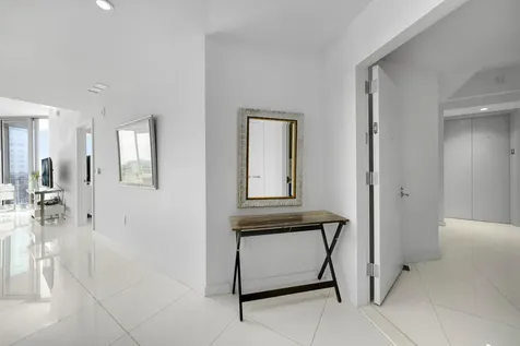 851 NE 1st Avenue Miami FL 33132