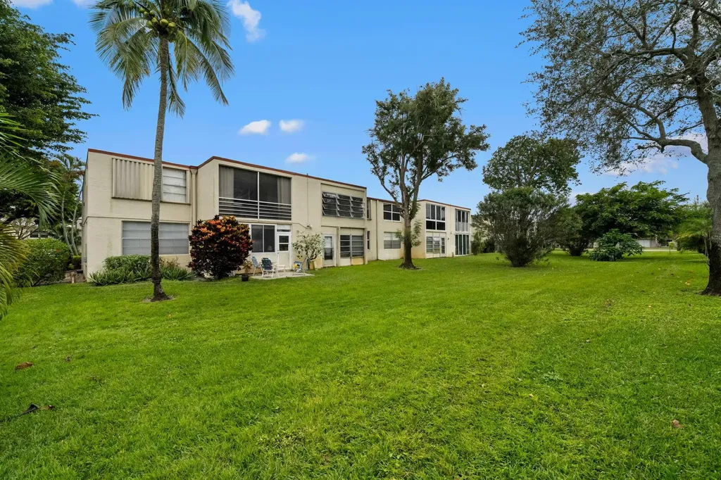 10 Willowbrook Lane Delray Beach FL 33446