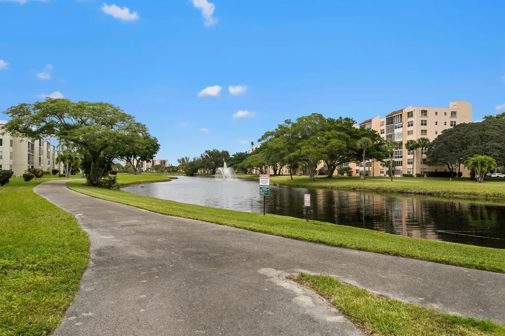 10 Willowbrook Lane Delray Beach FL 33446