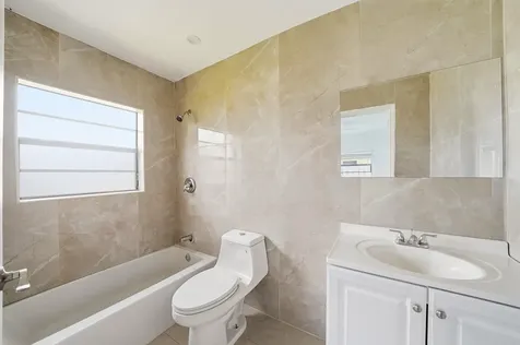 1060 SW 5th Terrace Deerfield Beach FL 33441