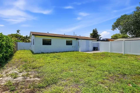 1060 SW 5th Terrace Deerfield Beach FL 33441