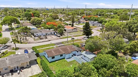 1060 SW 5th Terrace Deerfield Beach FL 33441