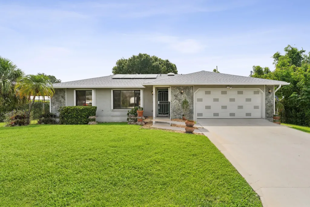 1701 SW Ardmore Street Port St Lucie FL 34953