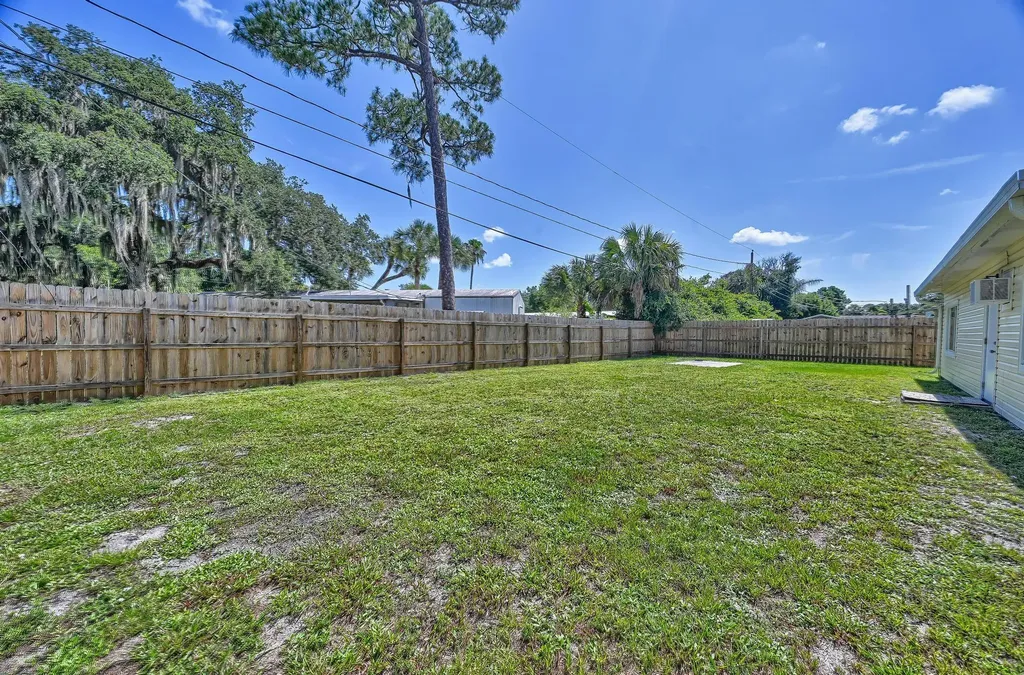 5204 Deanna Lane Fort Pierce FL 34946