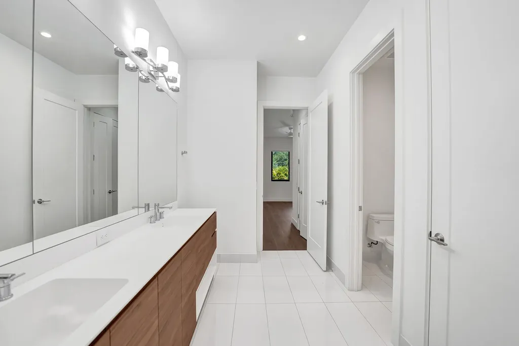 5939 Brookfield Circle W Hollywood FL 33312