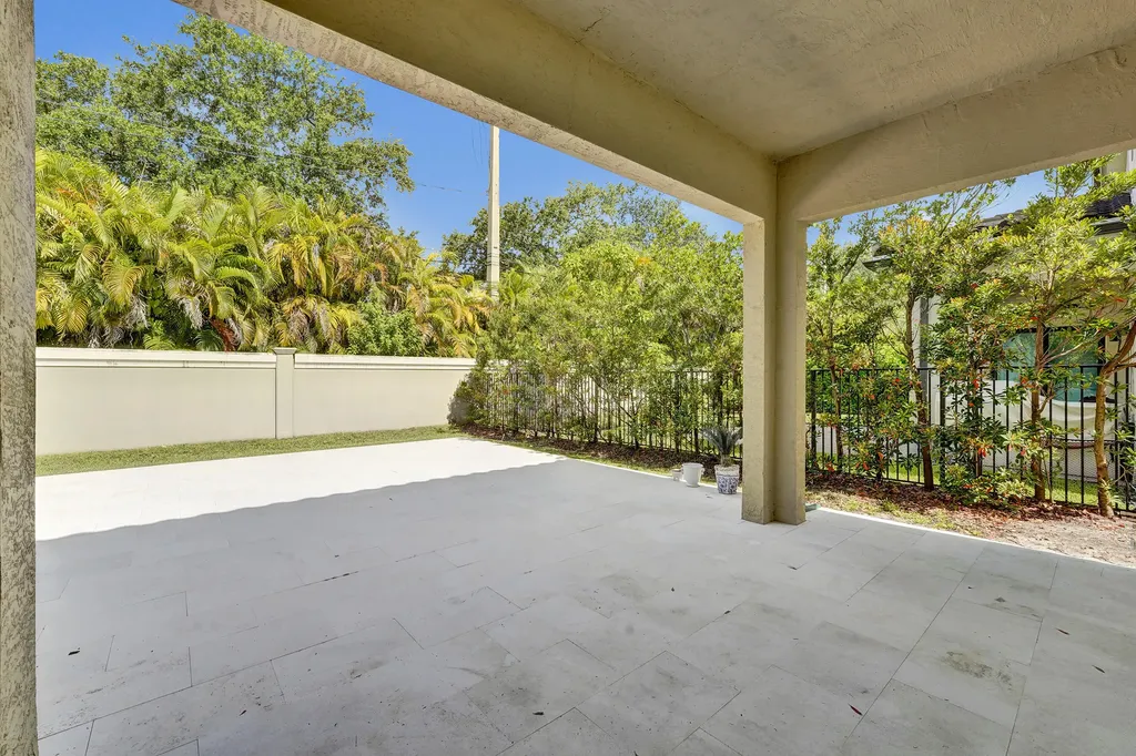 5939 Brookfield Circle W Hollywood FL 33312
