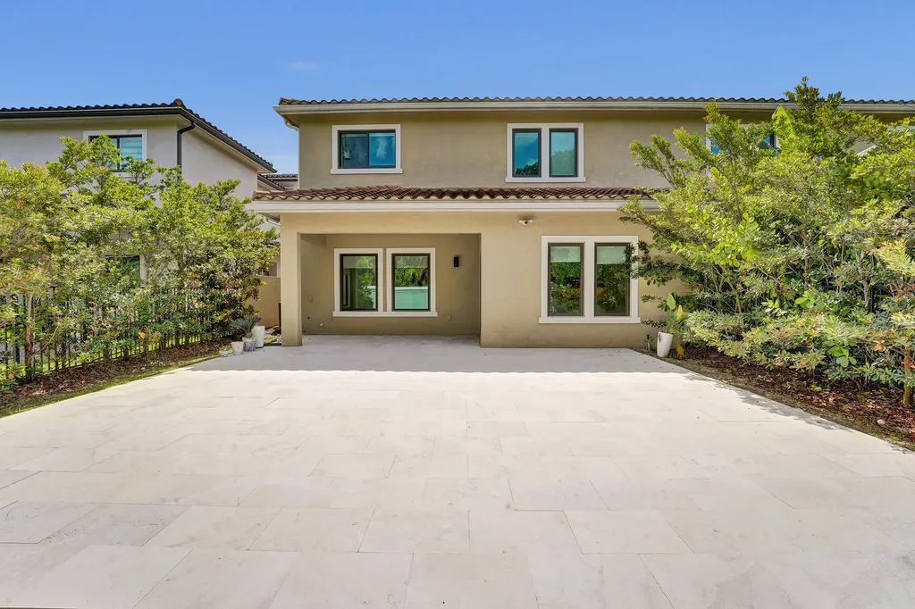 5939 Brookfield Circle W Hollywood FL 33312
