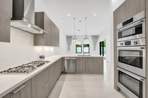 5939 Brookfield Circle W Hollywood FL 33312