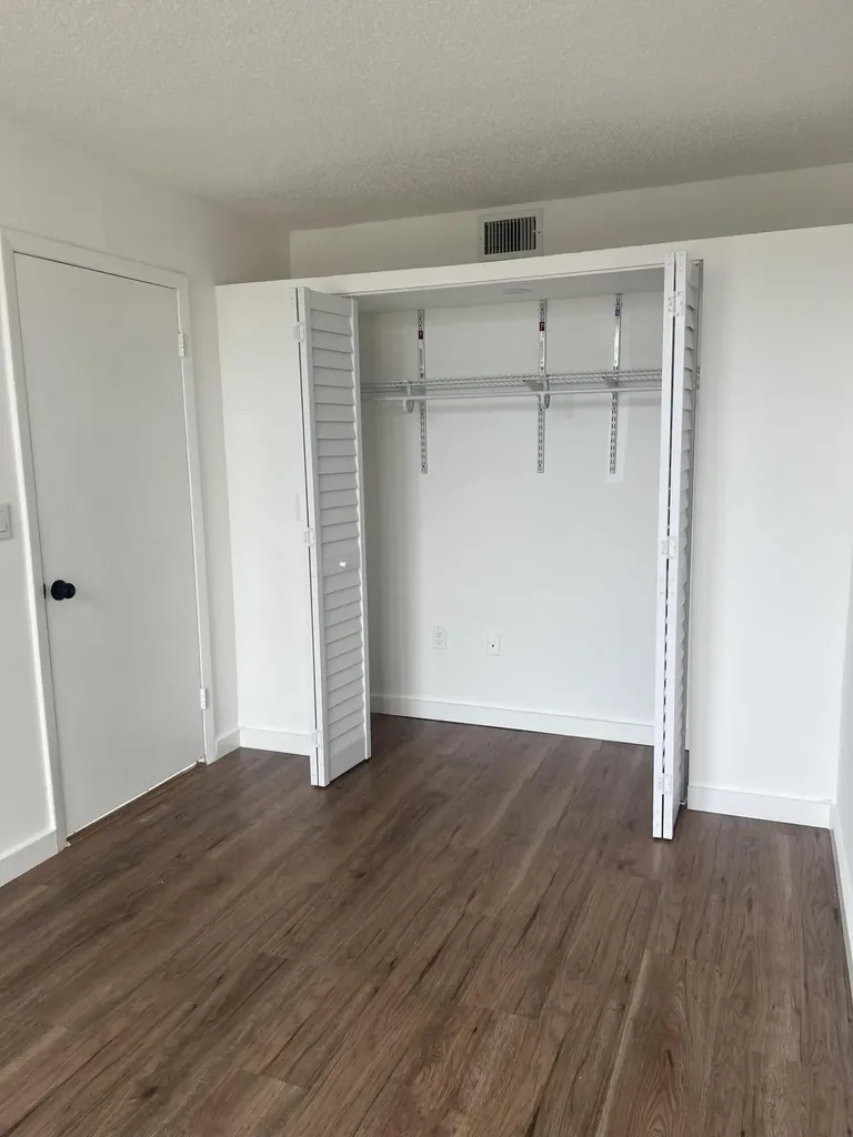 2055 SW 122nd Miami FL 33175