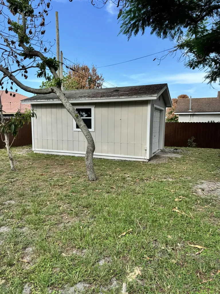 749 SW Mccracken Avenue Port St Lucie FL 34953