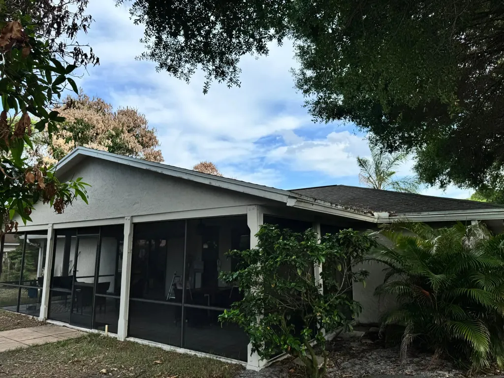 749 SW Mccracken Avenue Port St Lucie FL 34953