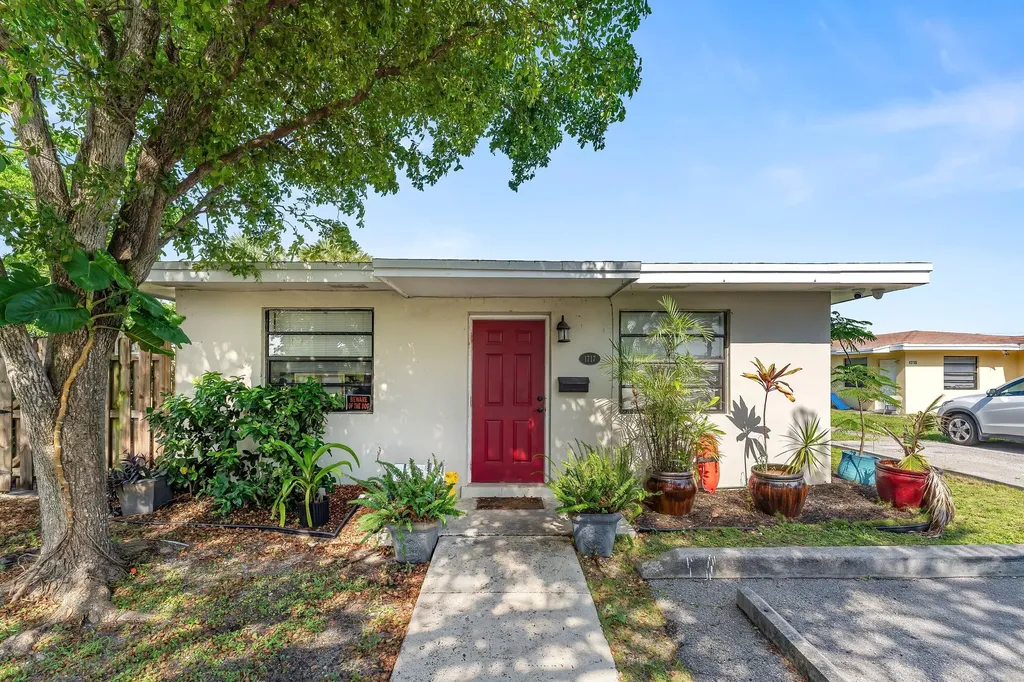 1717 NE 3rd Avenue Delray Beach FL 33444