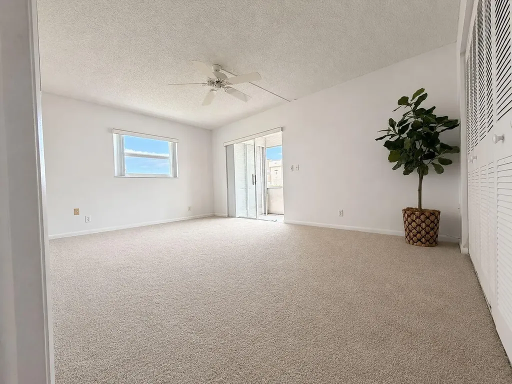 359 Capri H Delray Beach FL 33484