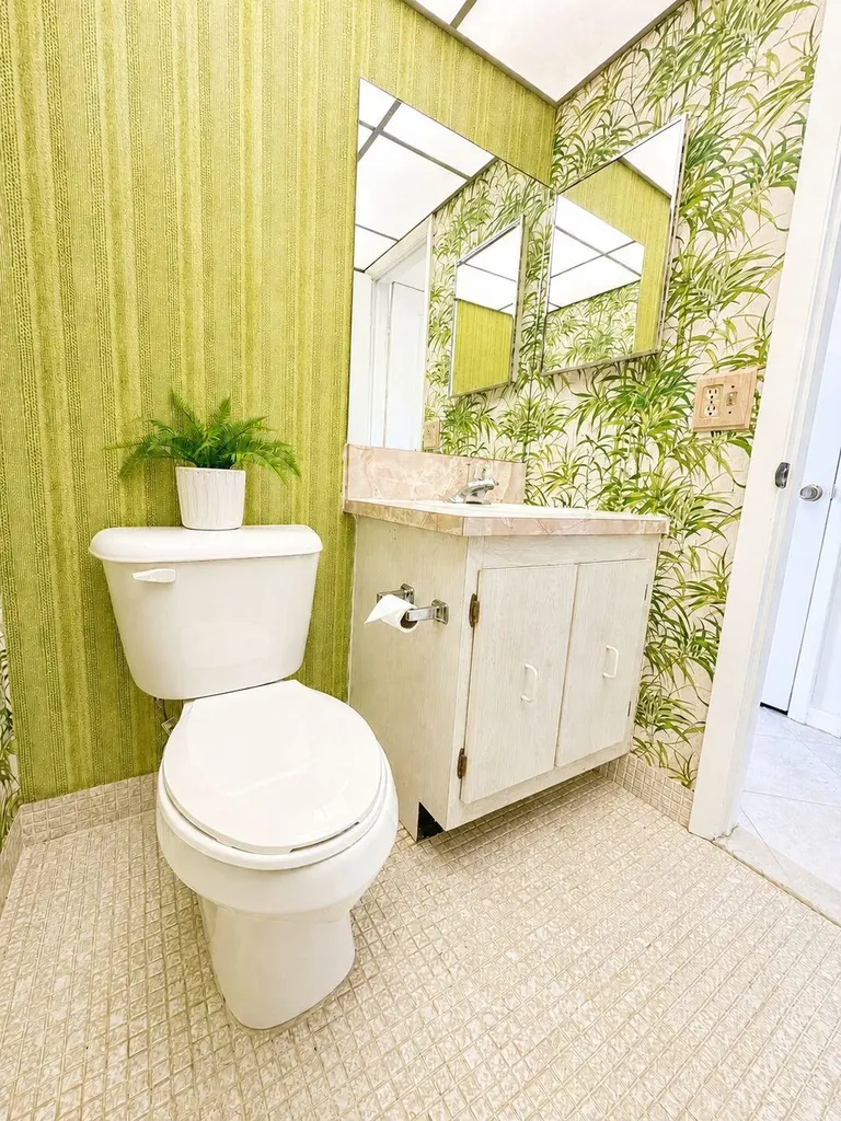 359 Capri H Delray Beach FL 33484