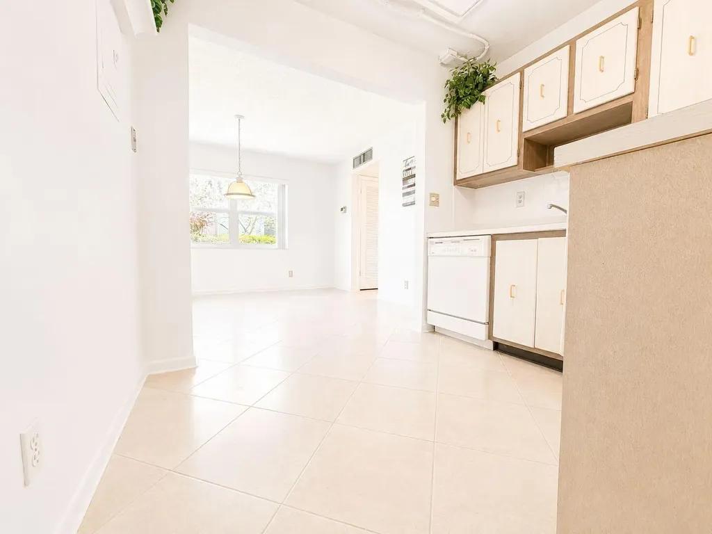 359 Capri H Delray Beach FL 33484