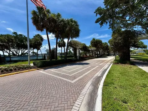 359 Capri H Delray Beach FL 33484