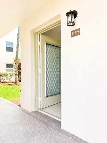 359 Capri H Delray Beach FL 33484