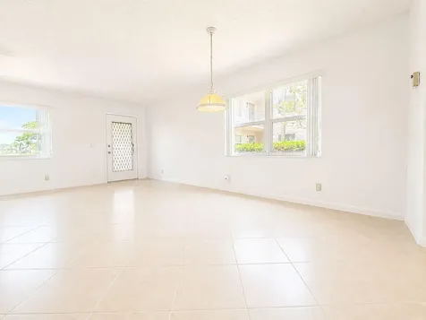 359 Capri H Delray Beach FL 33484