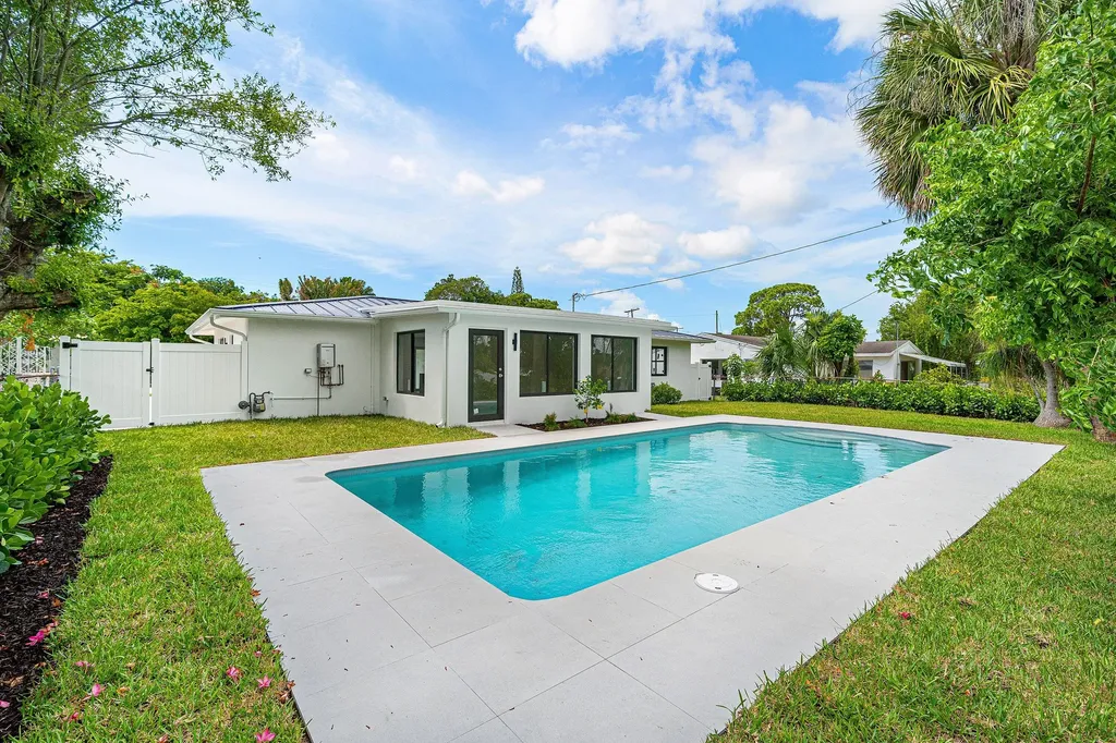707 Sunset Drive Lake Worth Beach FL 33461