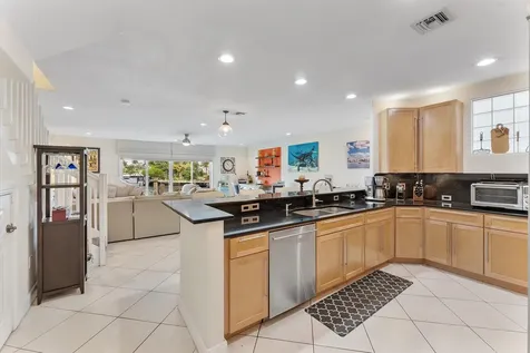 1351 SE 3rd Avenue Pompano Beach FL 33060