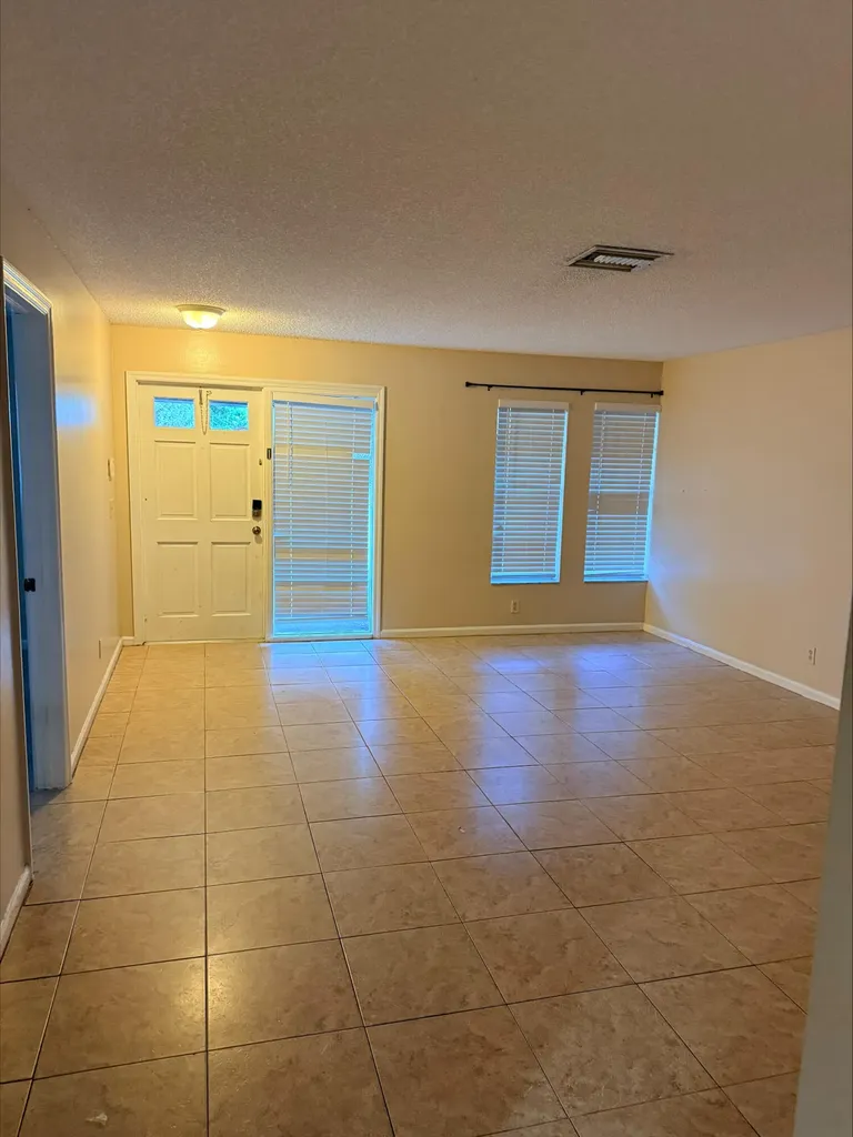 1432 NW 93rd Terrace Coral Springs FL 33071