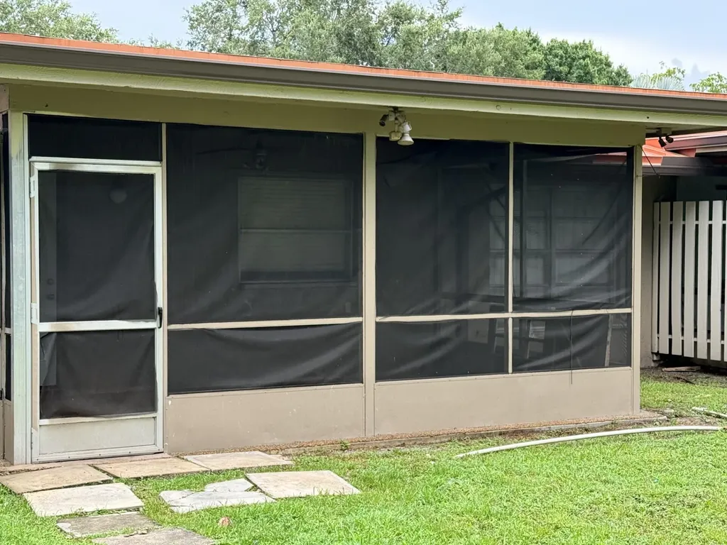 1430 NW 93rd Terrace Coral Springs FL 33071