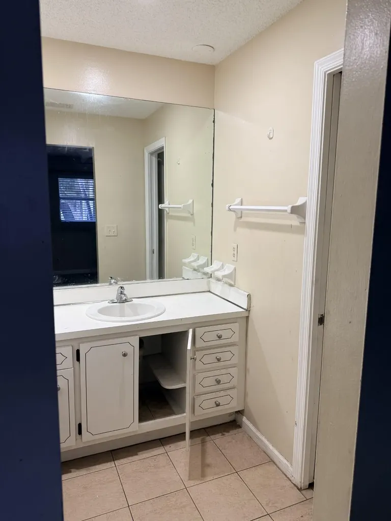1430 NW 93rd Terrace Coral Springs FL 33071